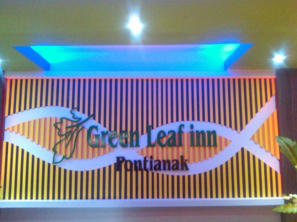 Green Leaf Inn Pontianak Exterior photo